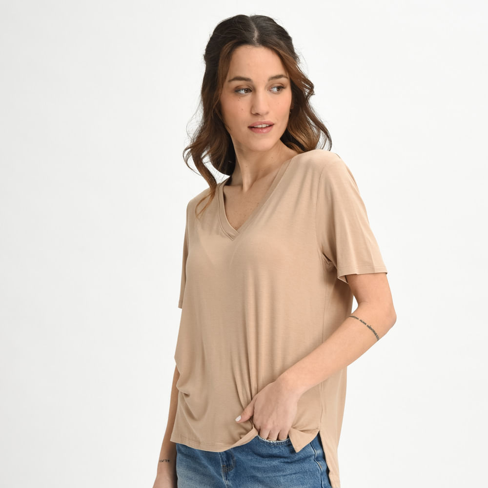 Remera M C Escote V Beige Mujer